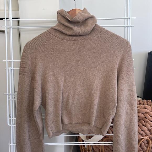 Wilfred Wool Crop Turtleneck - Picture 2 of 5